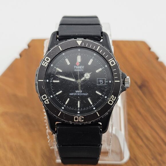 Timex Women's Sporty Boyfriend Watch Black Date Dial Gorpcore Water Resistant - Picture 1 of 6